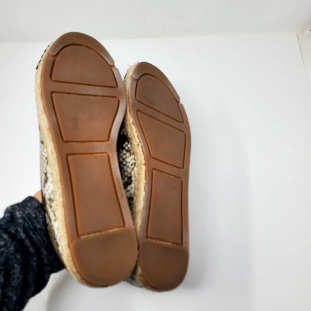 Talbots Izzy Embossed Espadrille flats shoes in great condition - Size 8